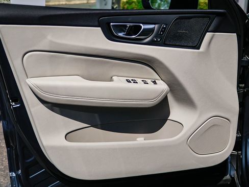 Used 2026 Volvo XC60 B5 Ultra w/ Protection Package Premier image 23