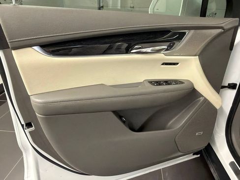 Used 2020 Cadillac XT6 Premium Luxury AWD/4WD image 26