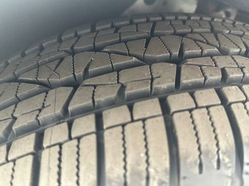 Used 2022 Chevrolet Equinox RS w/ RS Leather Package image 32