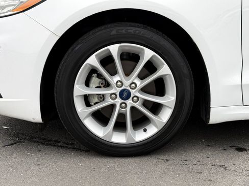 Used 2019 Ford Fusion SE FWD image 11