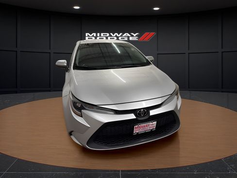 Used 2021 Toyota Corolla LE FWD image 5