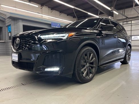 Used 2025 Acura MDX A-Spec image 3