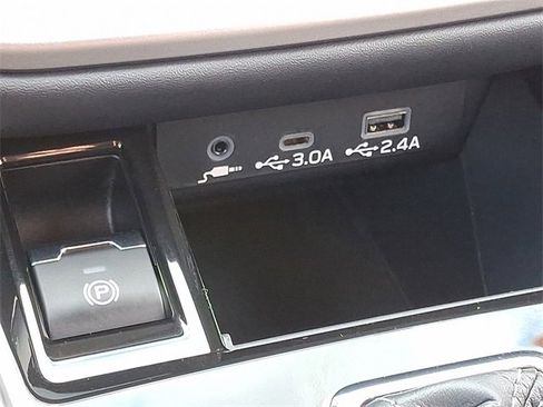 Used 2025 Subaru Outback Premium image 25