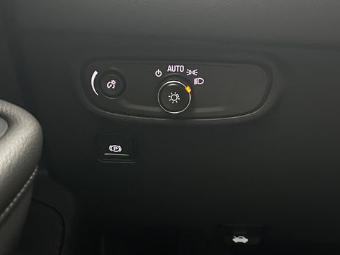 Used 2022 GMC Terrain SLE w/ Driver Convenience Package FWD image 21