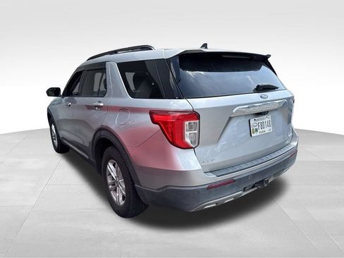 Used 2021 Ford Explorer XLT w/ Equipment Group 202A AWD/4WD image 7