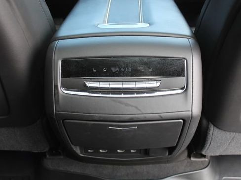 Used 2021 Cadillac Escalade Sport Platinum AWD/4WD image 23