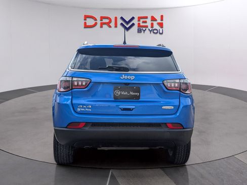 Used 2024 Jeep Compass Latitude AWD/4WD image 4