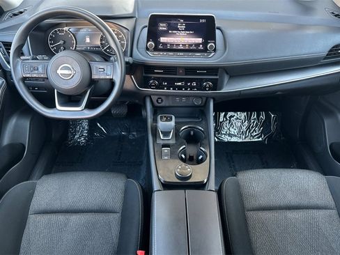 Used 2024 Nissan Rogue SV image 15