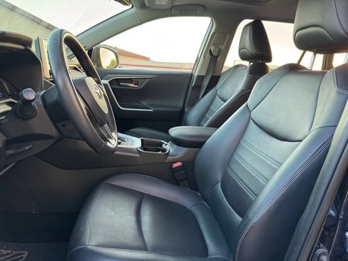 Certified 2019 Toyota RAV4 Limited w/ Limited Grade Weather Package AWD/4WD image 4