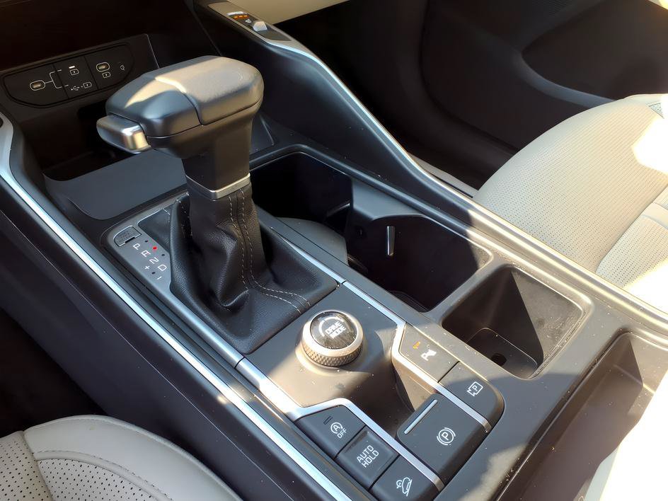 Used 2025 Kia Sorento S w/ Panoramic Sunroof Package FWD image 23
