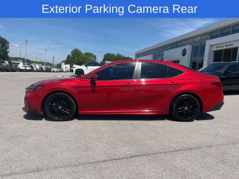 Used 2025 Toyota Camry SE w/ Convenience Package FWD image 9