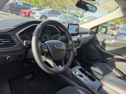 Used 2022 Ford Escape SEL w/ SEL Stealth AWD Package image 9