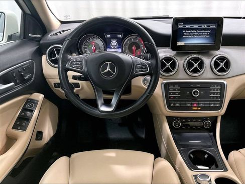 Used 2017 Mercedes-Benz GLA 250 4MATIC image 17