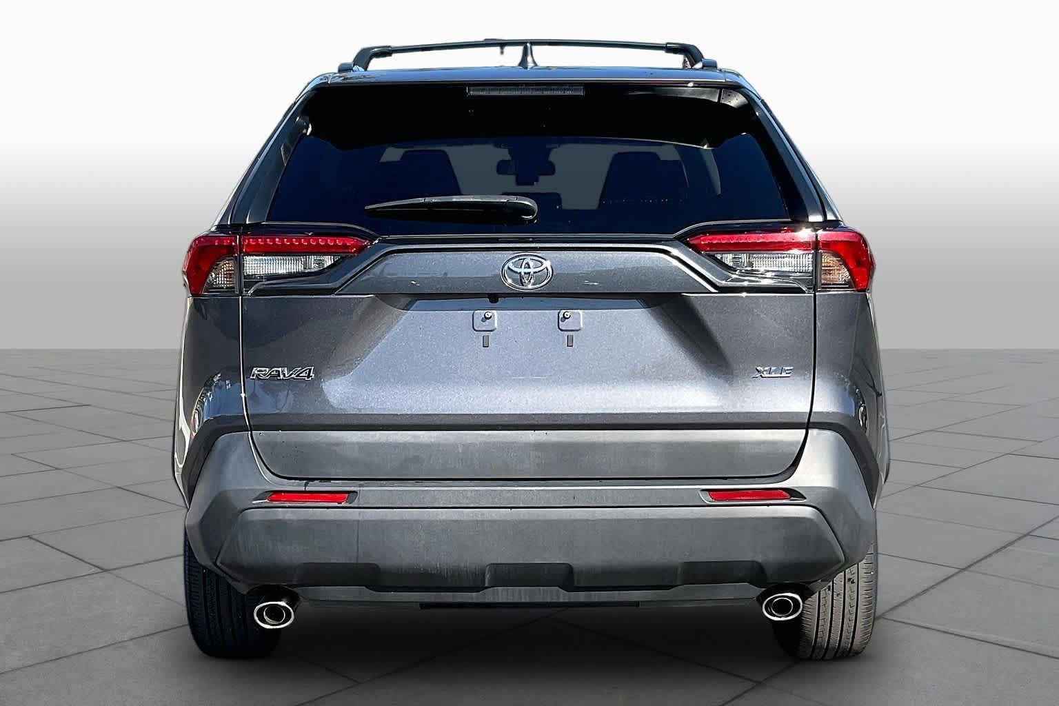 Certified 2022 Toyota RAV4 XLE w/ Convenience Package FWD image 4