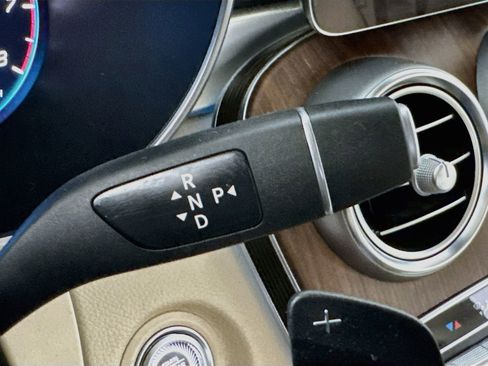 Used 2022 Mercedes-Benz GLC 300 4MATIC image 18