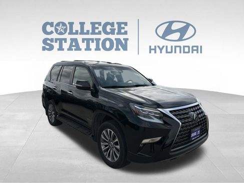 Used 2020 Lexus GX 460 Luxury w/ Accessory Package image 3