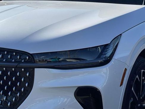 New 2026 Lincoln Nautilus Reserve AWD/4WD image 4