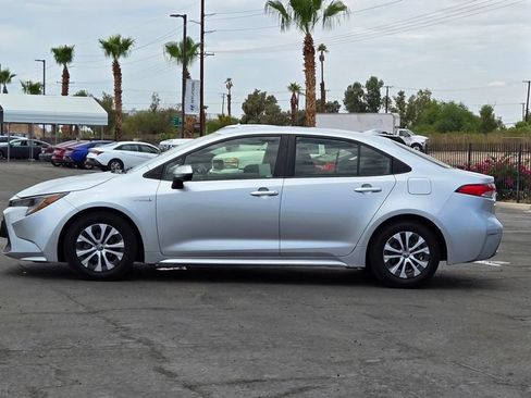 Used 2020 Toyota Corolla LE FWD image 7