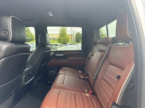 Used 2024 GMC Sierra 2500 Denali Ultimate AWD/4WD image 10
