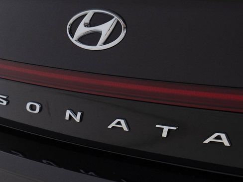 Used 2022 Hyundai Sonata Limited FWD image 17