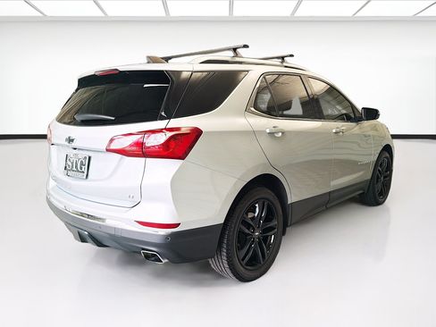 Used 2020 Chevrolet Equinox LT w/ Sport Edition FWD image 4