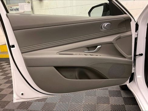 Certified 2025 Hyundai Elantra Sport w/ Cargo Package image 22