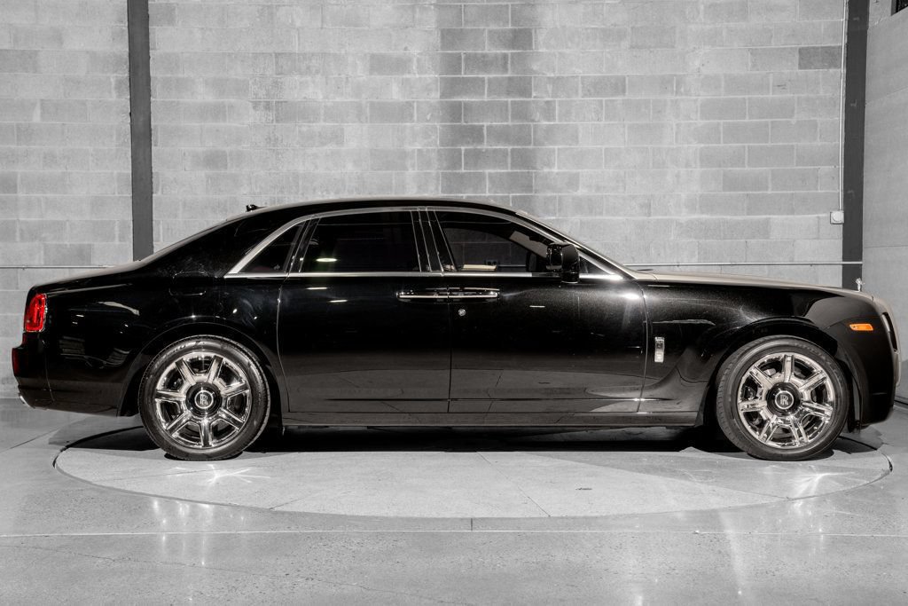 Used 2010 Rolls-Royce Ghost RWD image 2