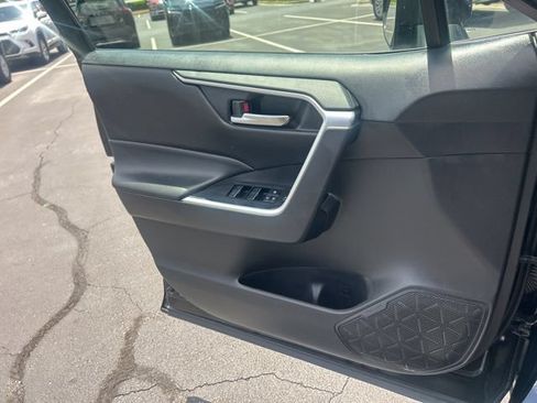 Used 2024 Toyota RAV4 XLE FWD image 31