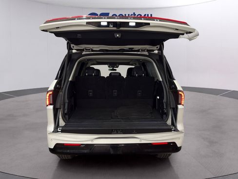 Used 2025 Lincoln Navigator Reserve AWD/4WD image 9