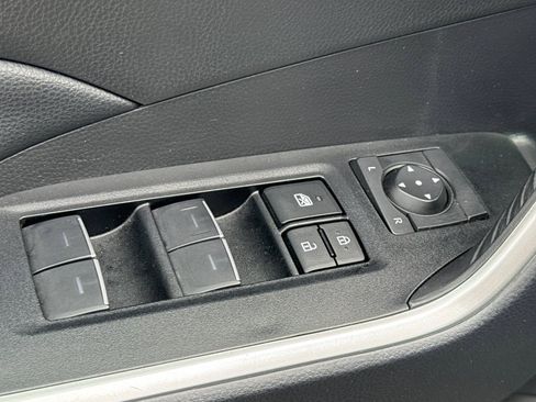 Used 2025 Toyota RAV4 XLE image 13