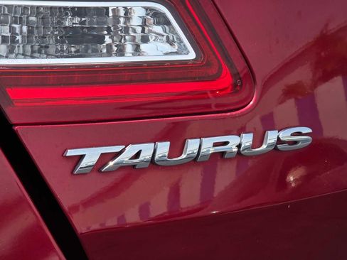 Used 2018 Ford Taurus Limited FWD image 13