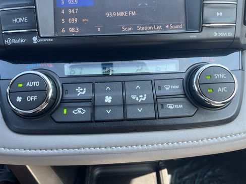 Used 2016 Toyota RAV4 XLE AWD/4WD image 22