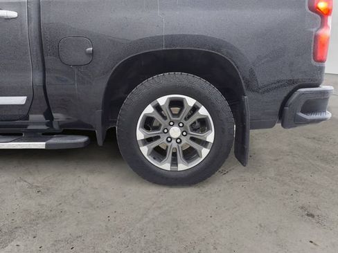 Used 2024 Chevrolet Silverado 1500 High Country w/ Z71 Off-Road Package image 14