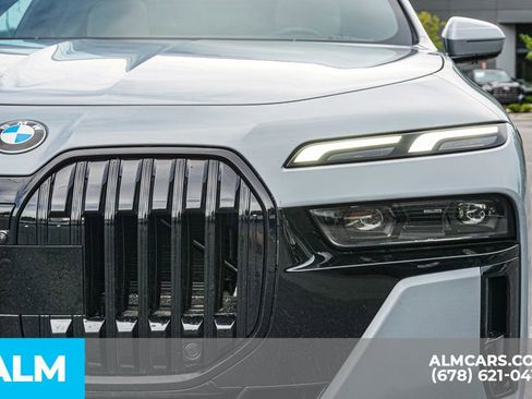Used 2024 BMW 760i xDrive w/ Premium Package image 11