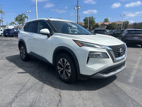 Used 2023 Nissan Rogue SV FWD image 3