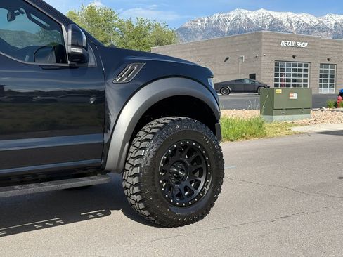 Used 2019 Ford F150 Raptor w/ Equipment Group 802A Luxury AWD/4WD image 4