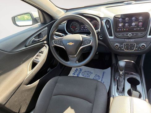 Used 2024 Chevrolet Malibu LT FWD image 11