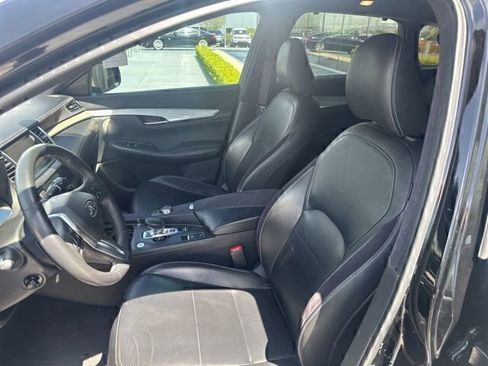 Used 2019 INFINITI QX50 Essential w/ Sensory Package AWD/4WD image 9