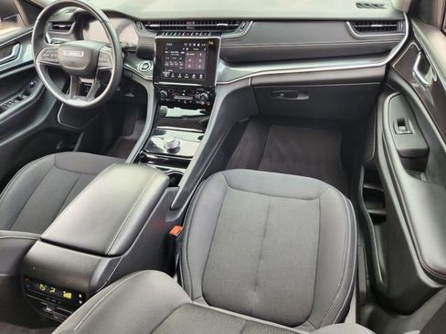 Used 2022 Jeep Grand Cherokee L Laredo w/ Luxury Tech Group I AWD/4WD image 23