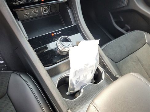 New 2025 Jeep Grand Cherokee L Altitude image 28