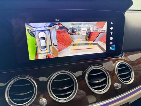 Used 2022 Mercedes-Benz E 350 Sedan image 18