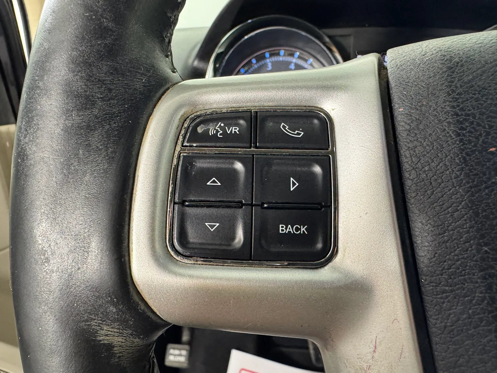 Used 2014 Chrysler Town & Country Touring-L w/ Driver Convenience Group FWD image 15