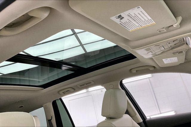Certified 2023 Cadillac XT6 Premium Luxury w/ Technology Package AWD/4WD image 13
