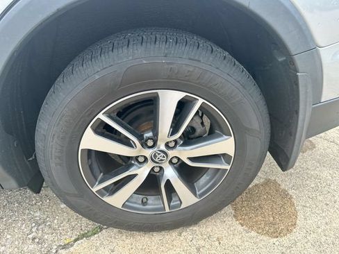 Used 2018 Toyota RAV4 XLE w/ Plus Extra Value Package AWD/4WD image 45