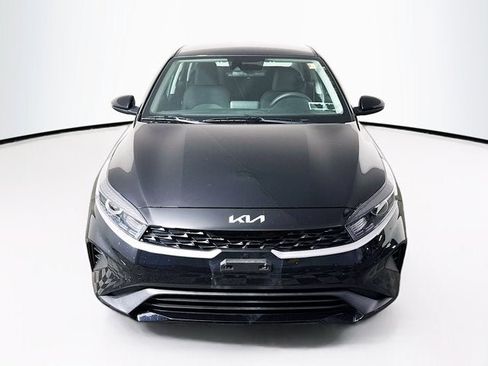 Certified 2023 Kia Forte LXS FWD image 2
