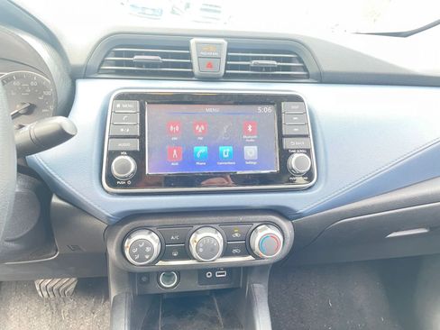 Used 2025 Nissan Versa SV FWD image 17