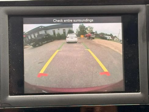 Used 2021 Chrysler Voyager Lxi FWD image 24