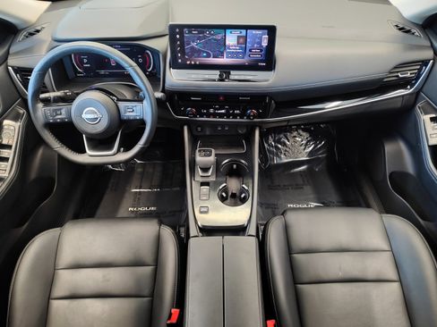 Certified 2024 Nissan Rogue SL w/ SL Premium Package FWD image 3