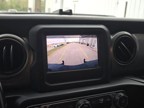 Used 2020 Jeep Wrangler Sport S image 18