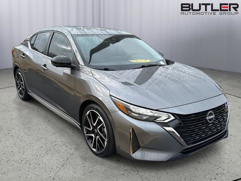 Used 2024 Nissan Sentra SR w/ SR Premium Package image 6